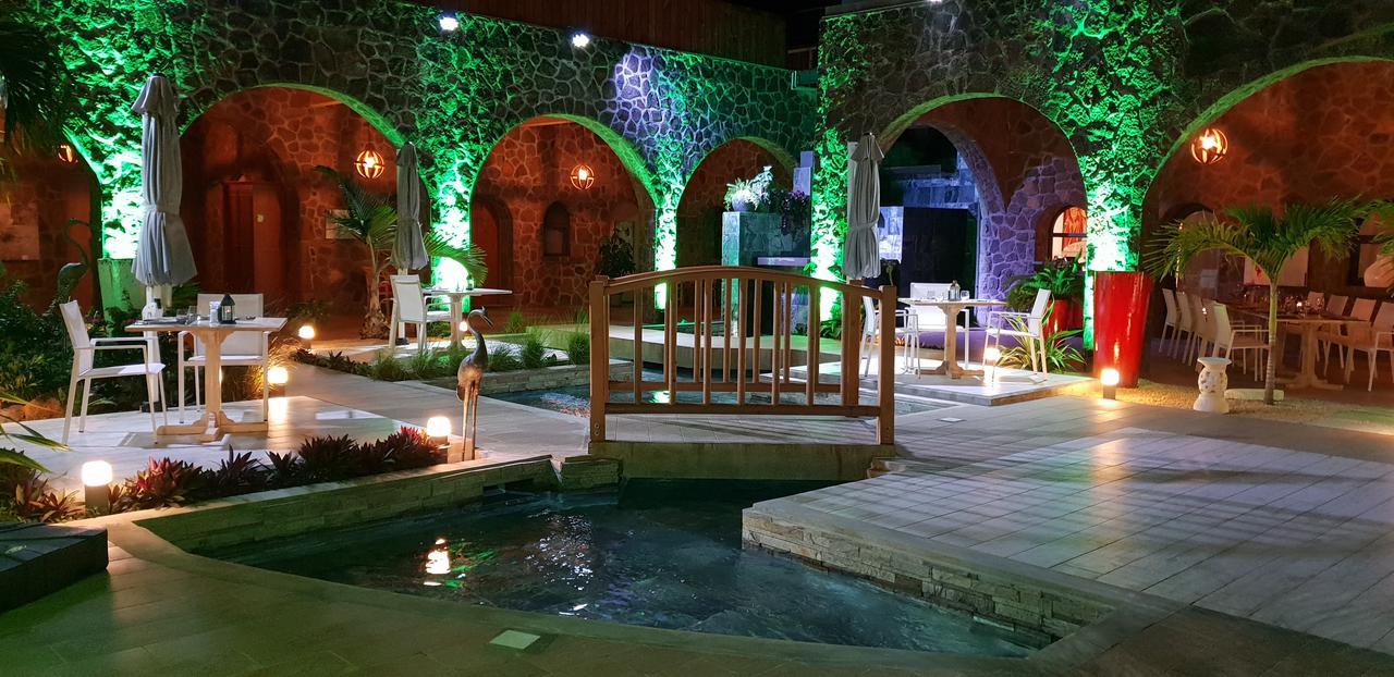 Hacienda Plaza Hotel Pereybere Beach Exterior foto