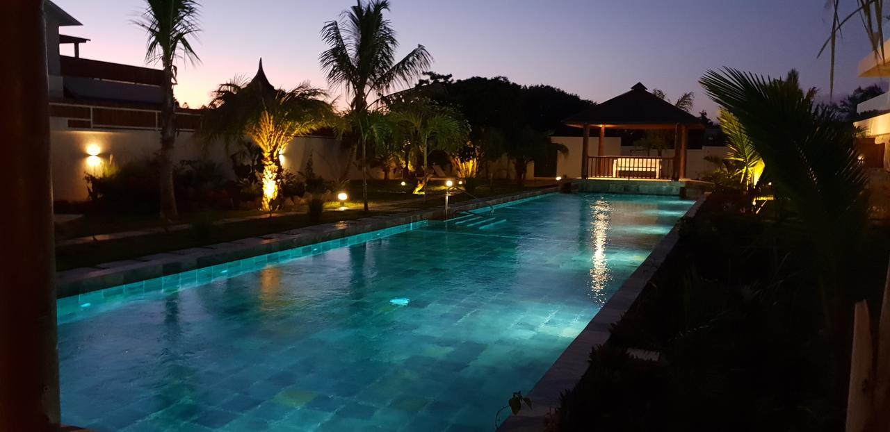 Hacienda Plaza Hotel Pereybere Beach Exterior foto